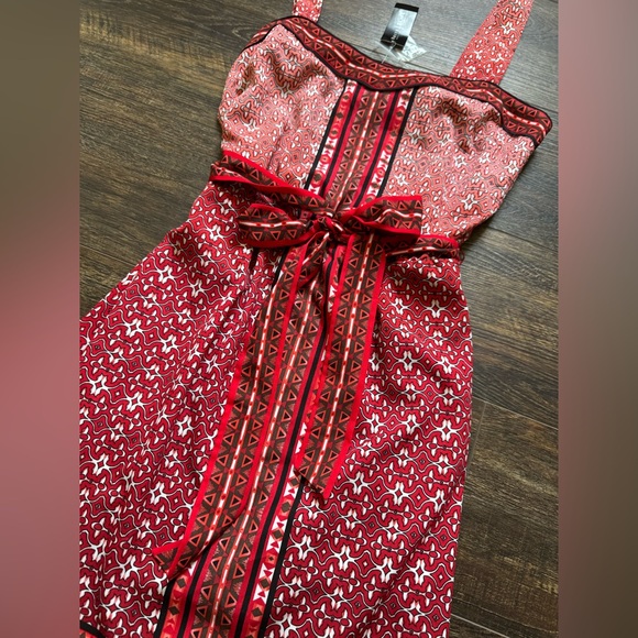 NWT WHITE HOUSE BLACK MARKET Labyrinth Dress XS - Picture 6 of 10